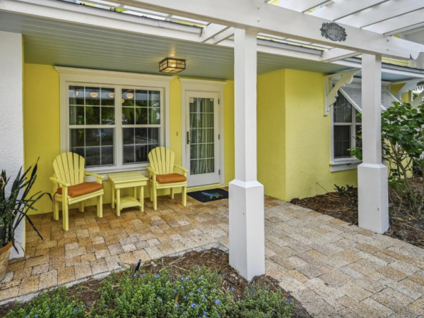 Holmes Beach One Bedroom Vacation Cottage With Private Pool